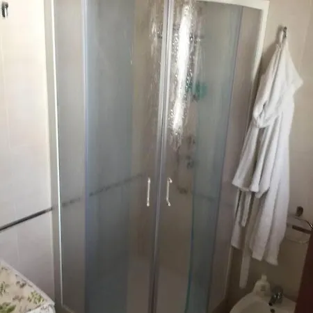 Momena דירה